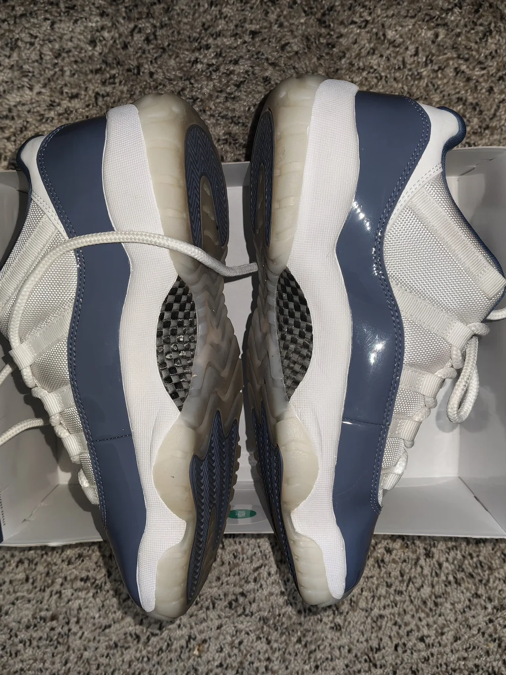 Jordan Low-Top Sneakers in White and Slate Blue